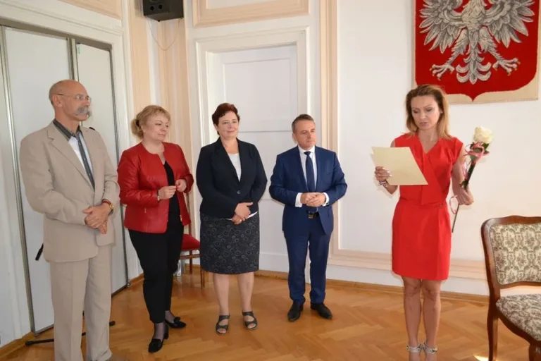 Awanse zawodowe i nominacja dyrektorska dla ostrowskich nauczycieli (zdjęcia)