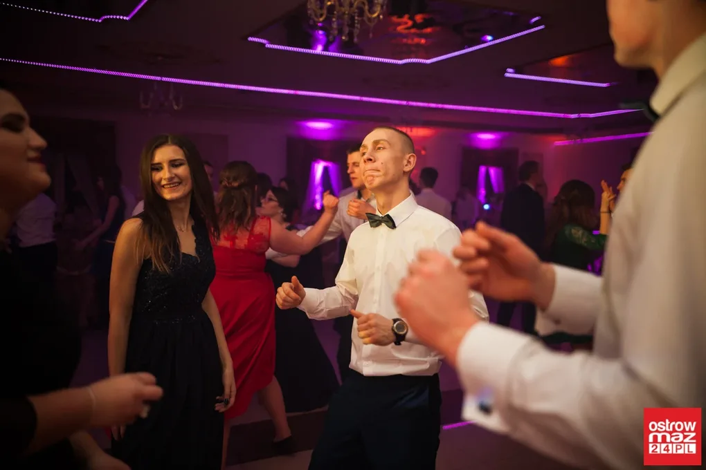 Studniówka ZS CKR w Starym Lubiejewie (zdjęcia, wideo)