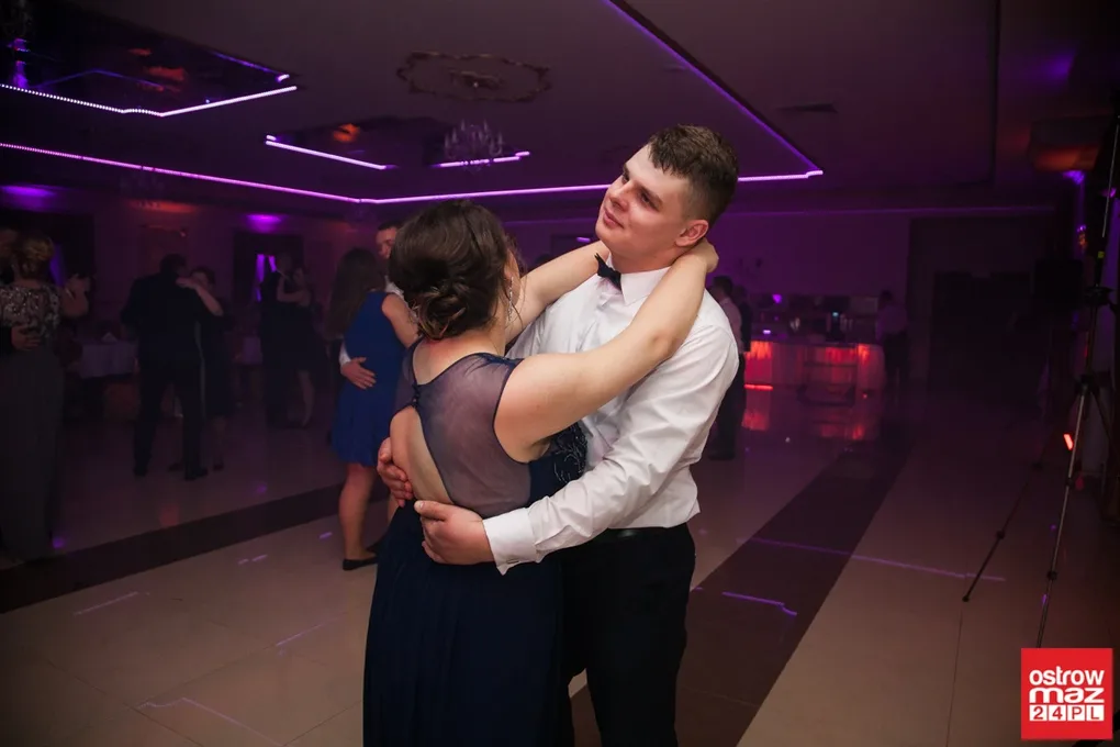 Studniówka ZS CKR w Starym Lubiejewie (zdjęcia, wideo)