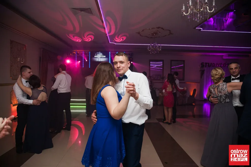 Studniówka ZS CKR w Starym Lubiejewie (zdjęcia, wideo)