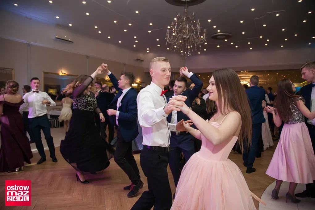 Studniówka Ekonomika 2018 (zdjęcia, wideo)