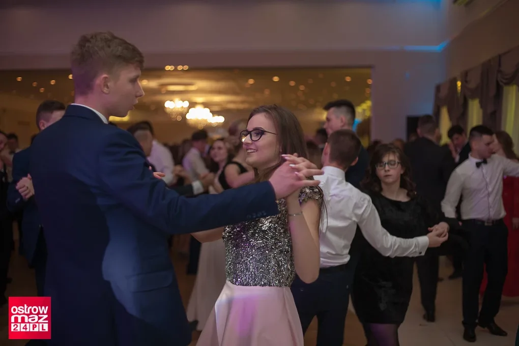 Studniówka Ekonomika 2018 (zdjęcia, wideo)