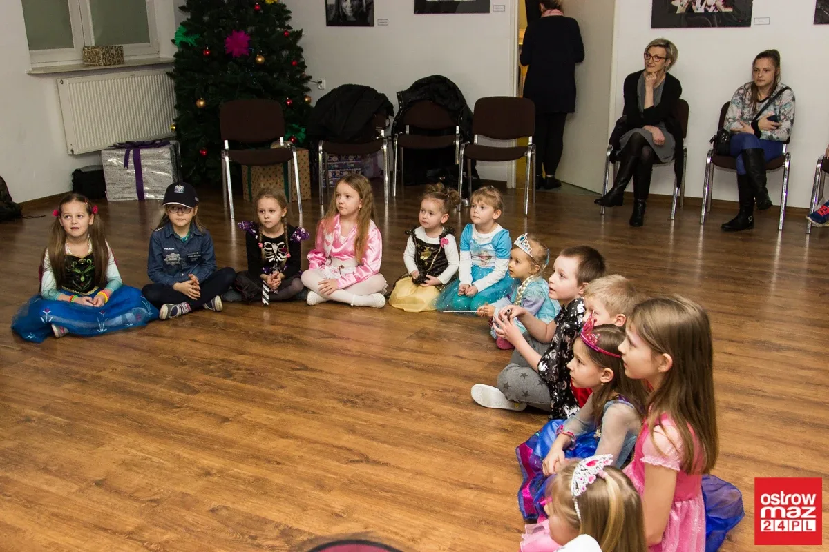 Bal karnawałowy w MDK (zdjęcia, wideo)