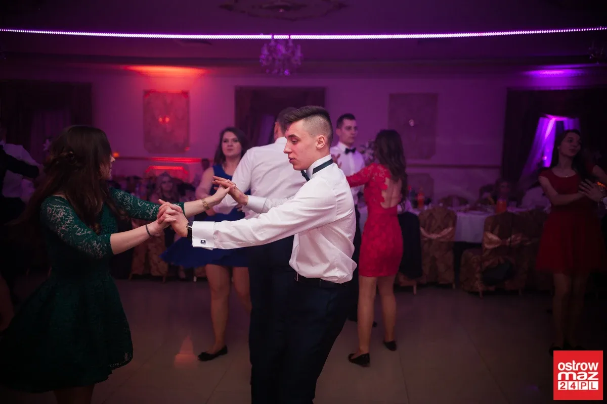 Studniówka ZS CKR w Starym Lubiejewie (zdjęcia, wideo)