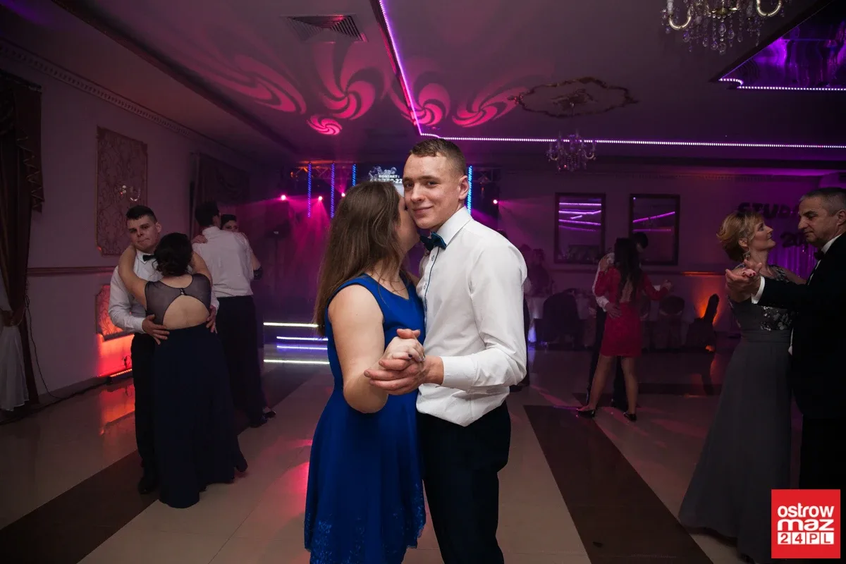 Studniówka ZS CKR w Starym Lubiejewie (zdjęcia, wideo)