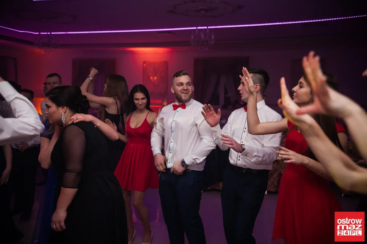 Studniówka ZS CKR w Starym Lubiejewie (zdjęcia, wideo)