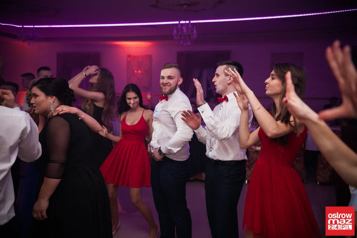 Studniówka ZS CKR w Starym Lubiejewie (zdjęcia, wideo)