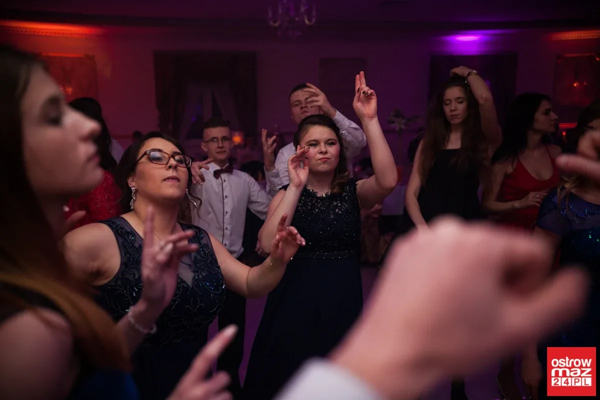 Studniówka ZS CKR w Starym Lubiejewie (zdjęcia, wideo)