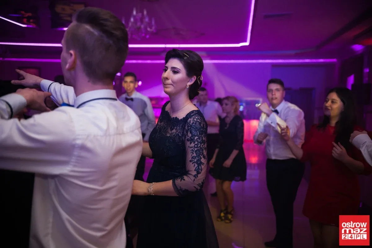 Studniówka ZS CKR w Starym Lubiejewie (zdjęcia, wideo)
