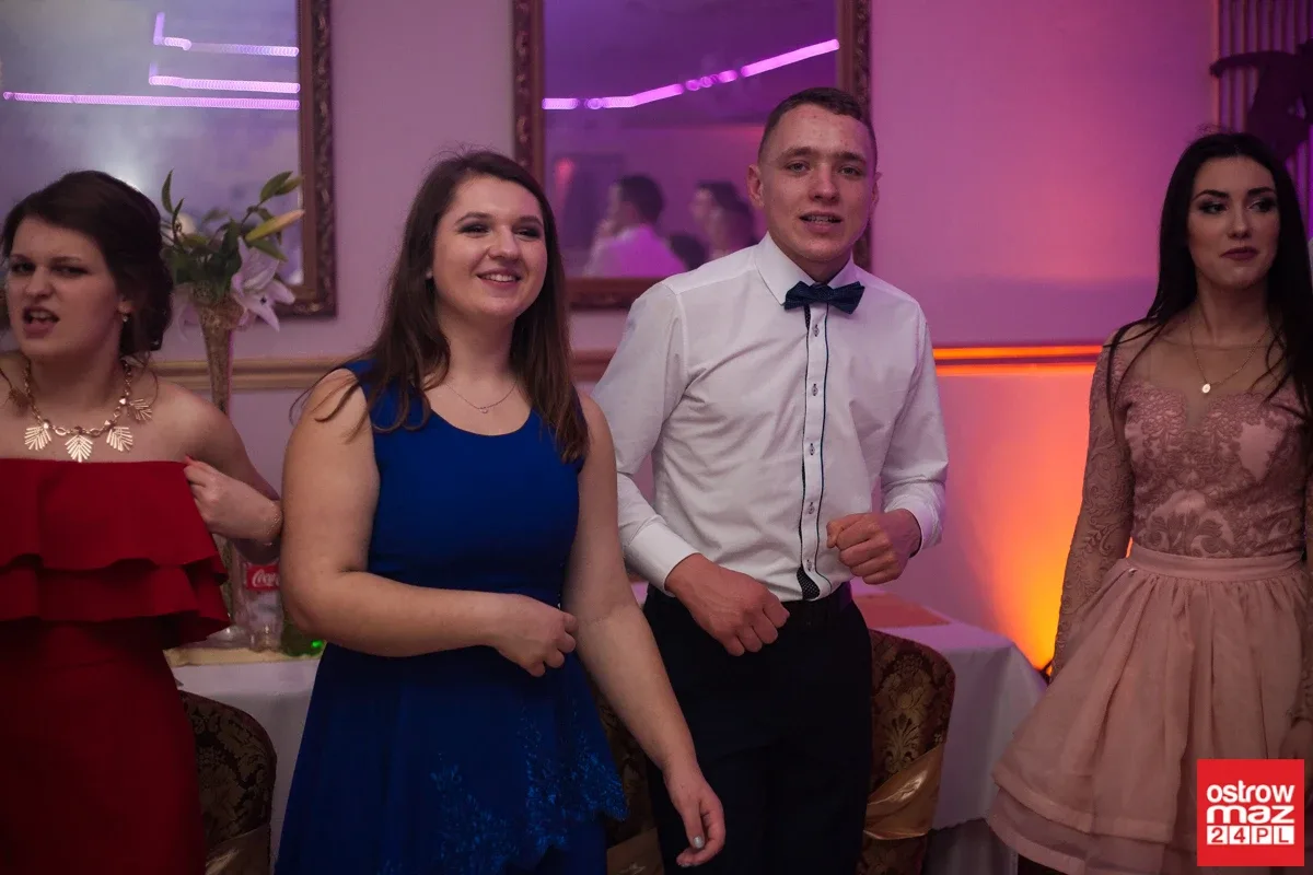 Studniówka ZS CKR w Starym Lubiejewie (zdjęcia, wideo)