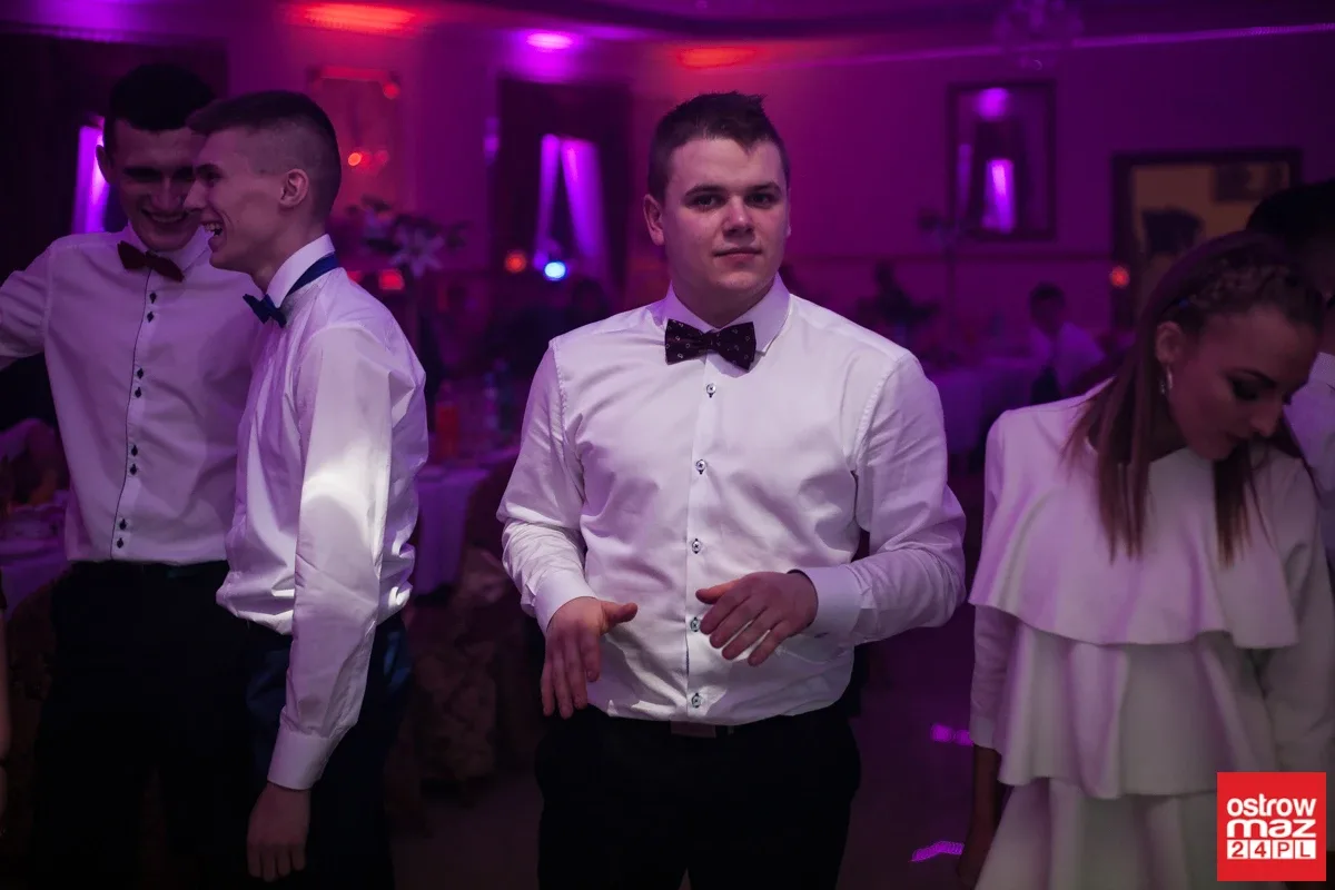 Studniówka ZS CKR w Starym Lubiejewie (zdjęcia, wideo)