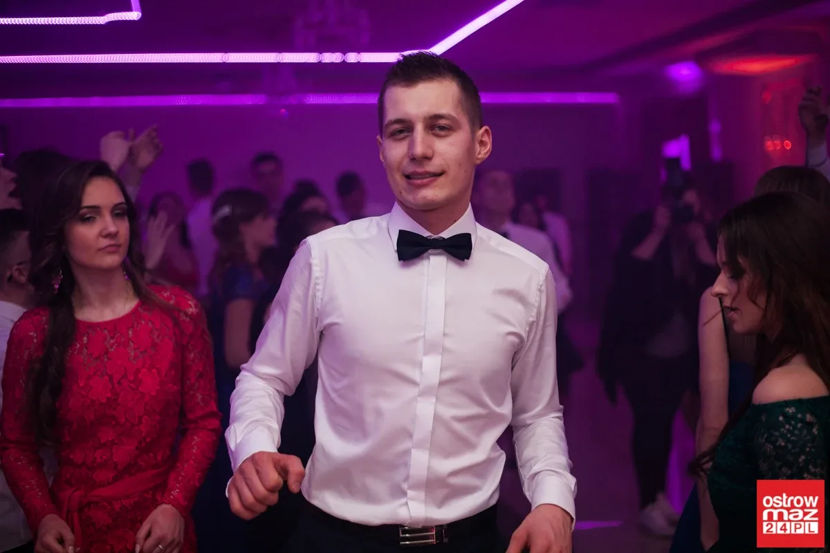 Studniówka ZS CKR w Starym Lubiejewie (zdjęcia, wideo)