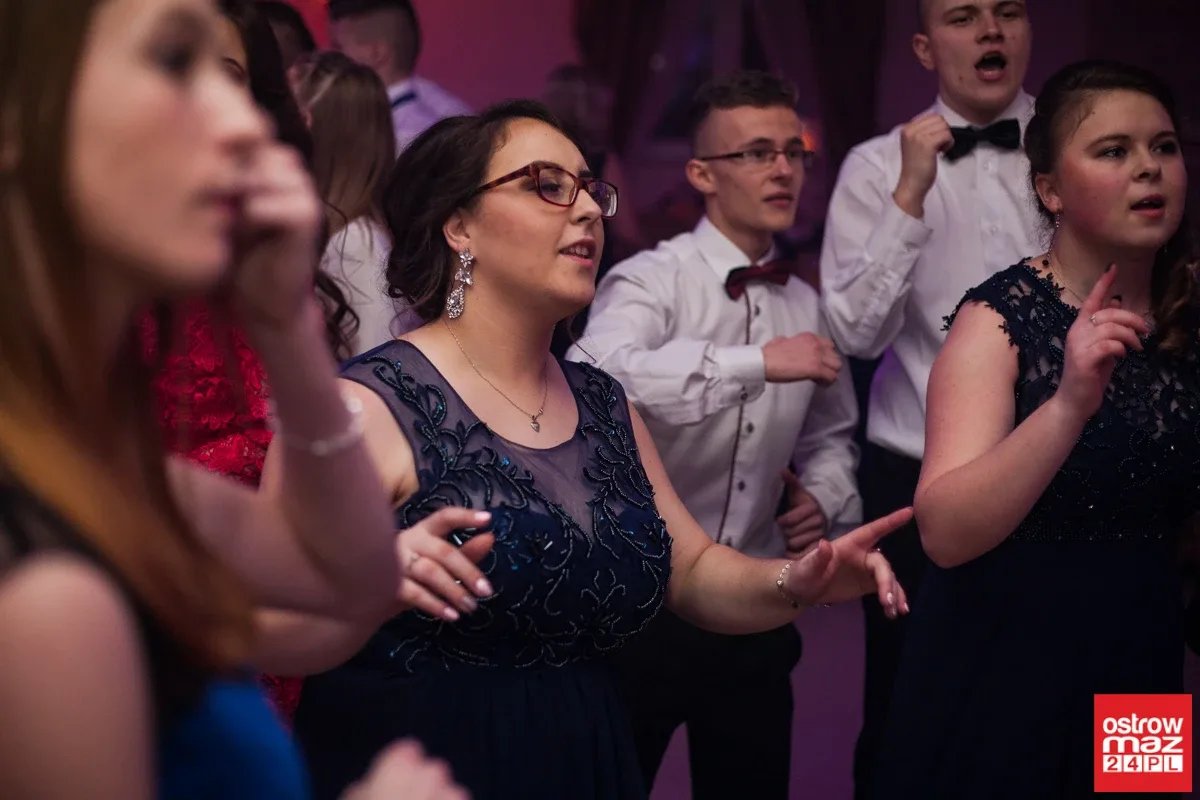 Studniówka ZS CKR w Starym Lubiejewie (zdjęcia, wideo)