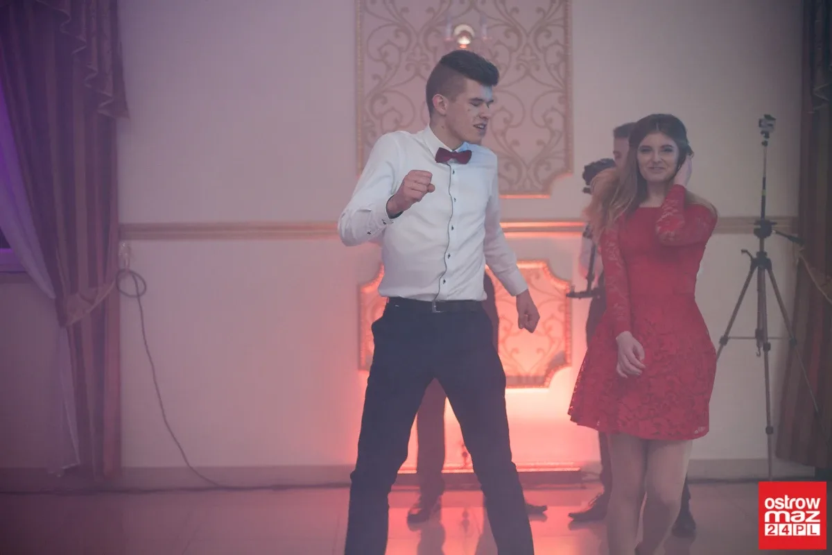 Studniówka ZS CKR w Starym Lubiejewie (zdjęcia, wideo)