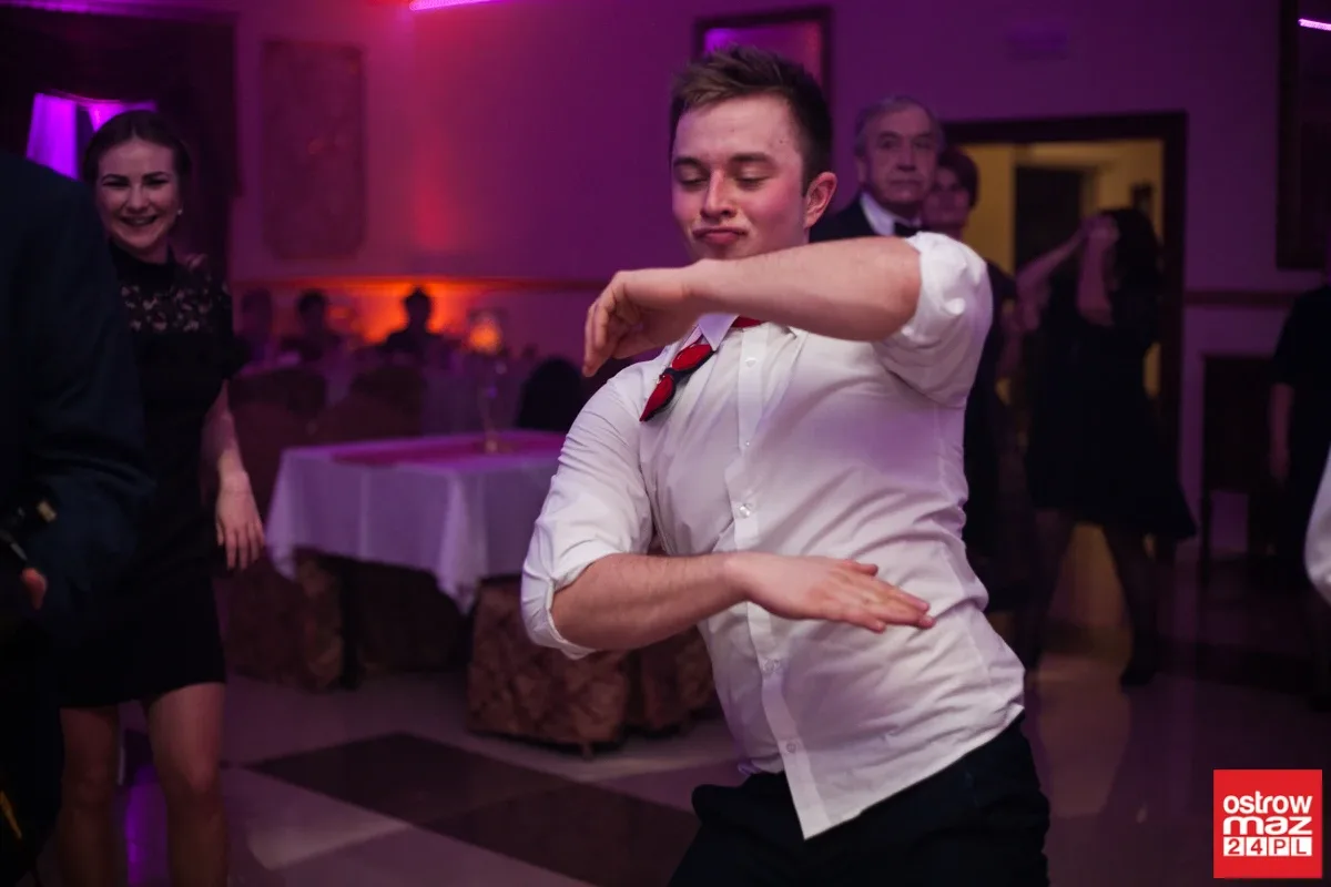 Studniówka ZS CKR w Starym Lubiejewie (zdjęcia, wideo)