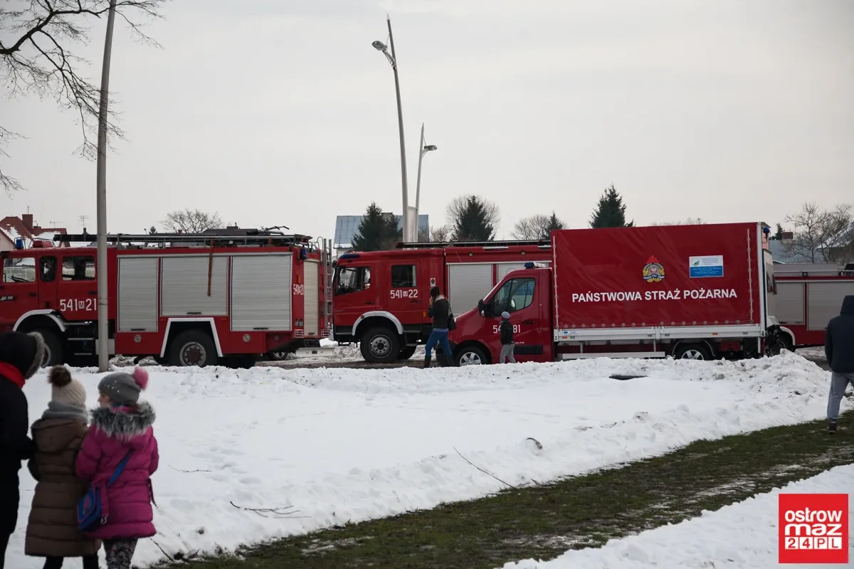 Pokaz ratownictwa lodowego w wykonaniu strażaków (zdjęcia, wideo)