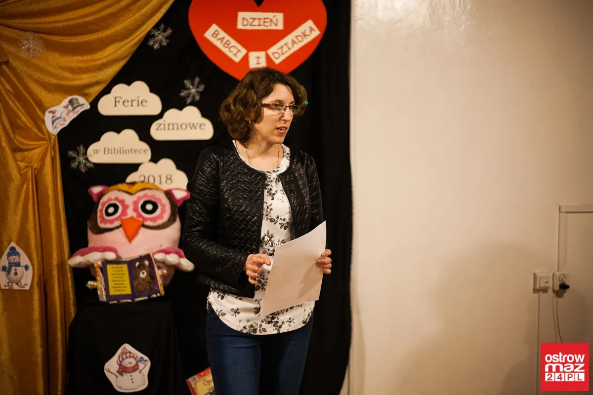 Dzień Babci i Dziadka w ostrowskiej bibliotece (zdjęcia, wideo)