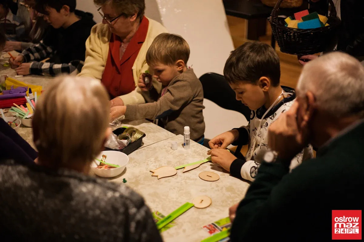 Dzień Babci i Dziadka w ostrowskiej bibliotece (zdjęcia, wideo)