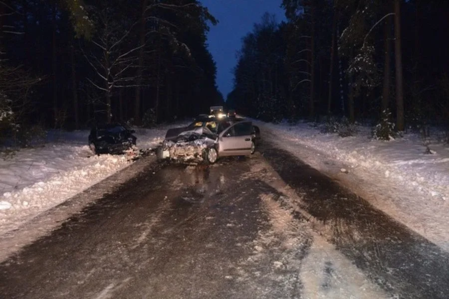 Wypadek w Małaszku. 59-letnia ostrowianka trafiła do szpitala (zdjęcia)