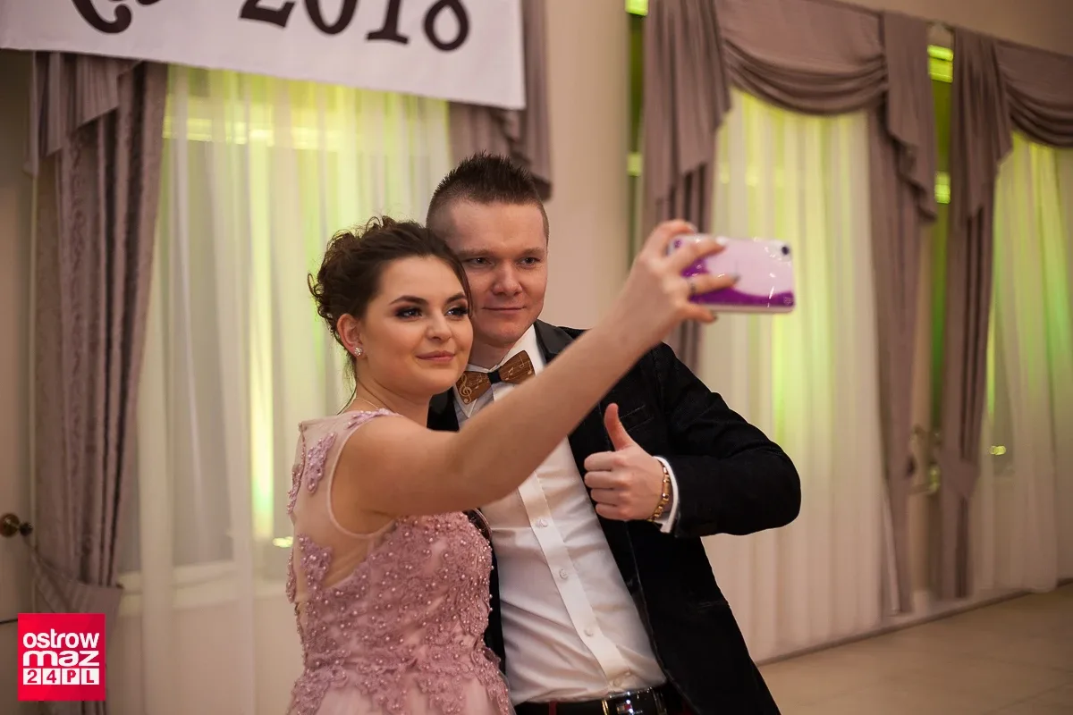 Studniówka Ekonomika 2018 (zdjęcia, wideo)