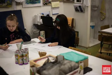Feryjne spotkanie z grafiką (zdjęcia, wideo)
