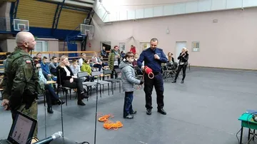 Dzielnicowi dbają o bezpieczeństwo najmłodszych podczas ferii (zdjęcia)