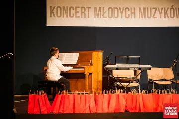Koncert młodych muzyków w Ostrowi Mazowieckiej (zdjęcia, wideo)