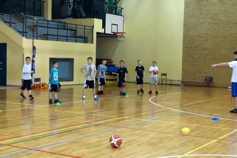 Feryjny obóz sportowy uczniów "dwójki" (zdjęcia)