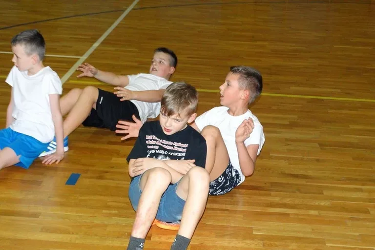 Feryjny obóz sportowy uczniów "dwójki" (zdjęcia)