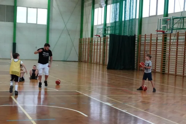 Feryjny obóz sportowy uczniów "dwójki" (zdjęcia)