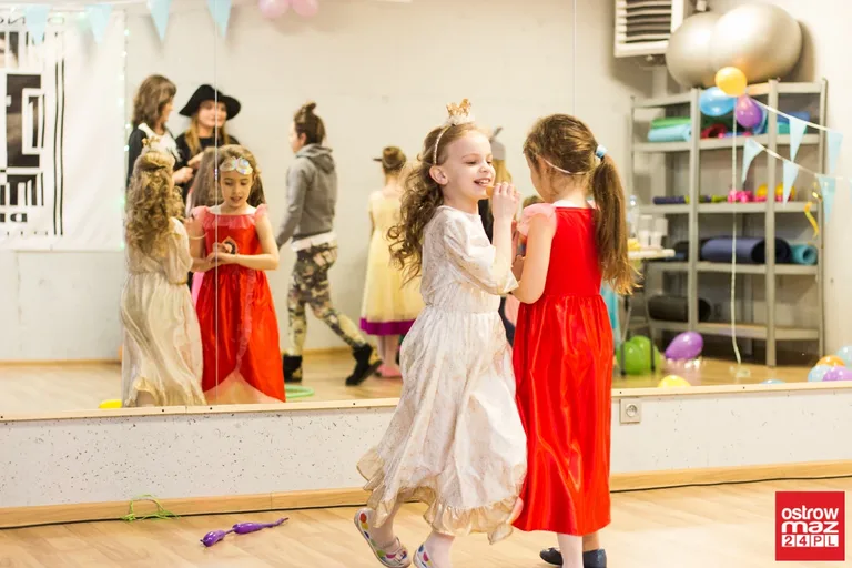 Feryjny bal karnawałowy w DC Dance Studio (zdjęcia, wideo)