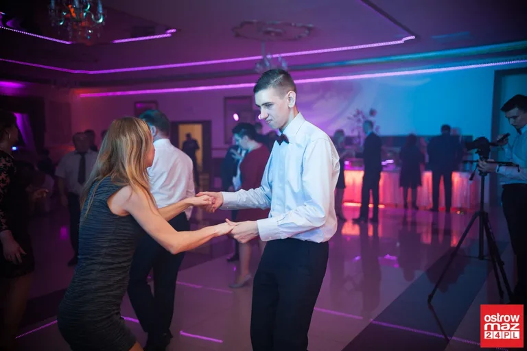 Studniówka ZS CKR w Starym Lubiejewie (zdjęcia, wideo)