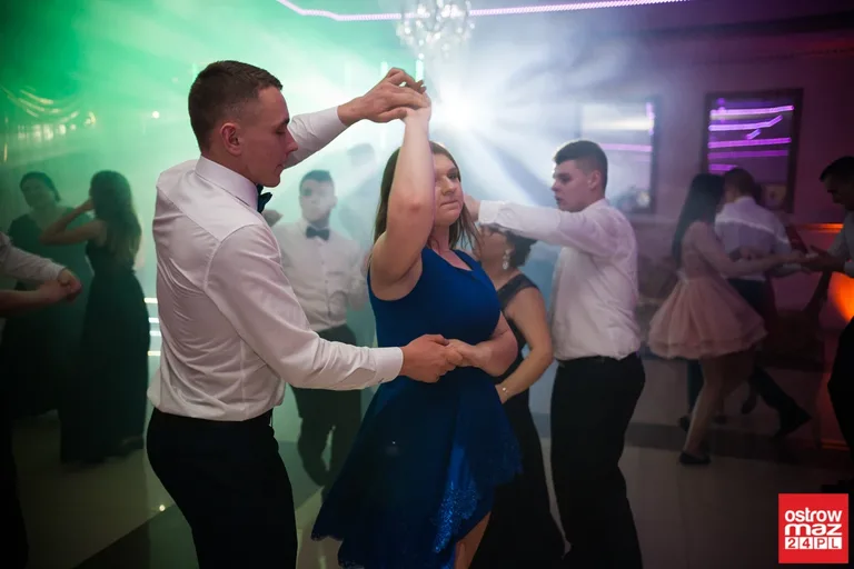 Studniówka ZS CKR w Starym Lubiejewie (zdjęcia, wideo)