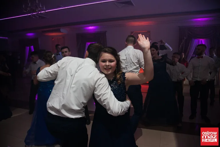 Studniówka ZS CKR w Starym Lubiejewie (zdjęcia, wideo)