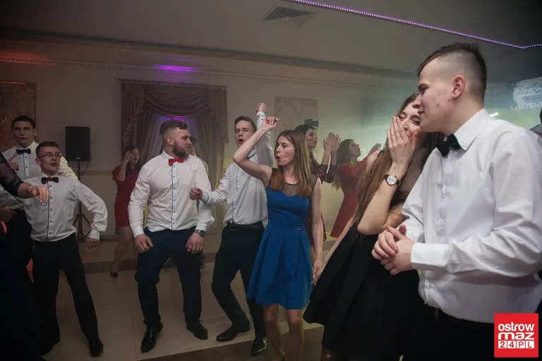 Studniówka ZS CKR w Starym Lubiejewie (zdjęcia, wideo)