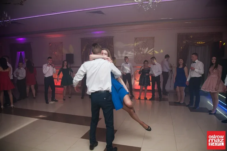 Studniówka ZS CKR w Starym Lubiejewie (zdjęcia, wideo)