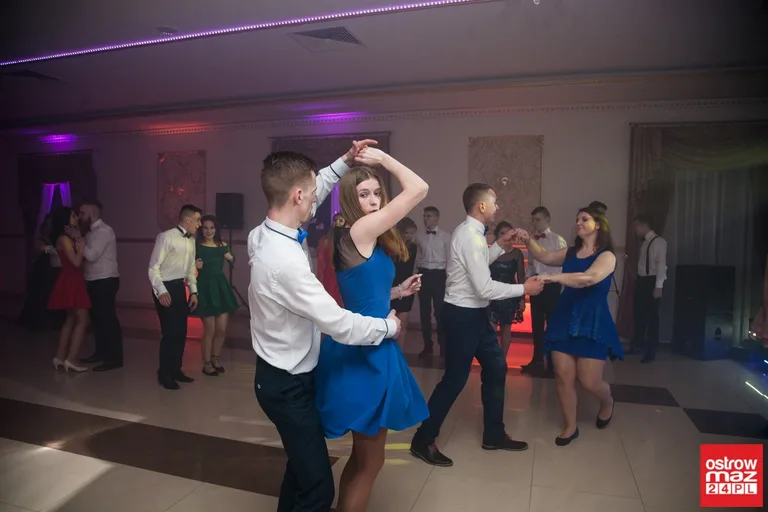 Studniówka ZS CKR w Starym Lubiejewie (zdjęcia, wideo)