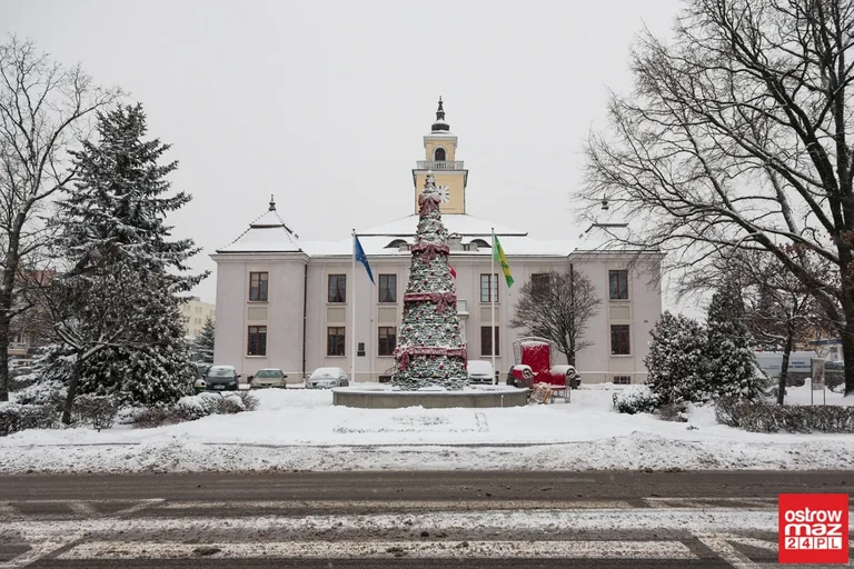 Ostrów Mazowiecka zasypana śniegiem. Prognoza na najbliższe dni (zdjęcia)