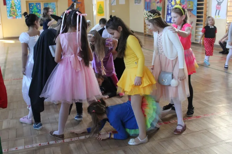 Zabawa karnawałowa w "jedynce" (zdjęcia)