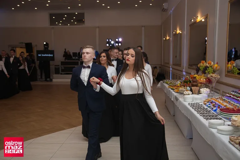 Studniówka Ekonomika 2018 (zdjęcia, wideo)