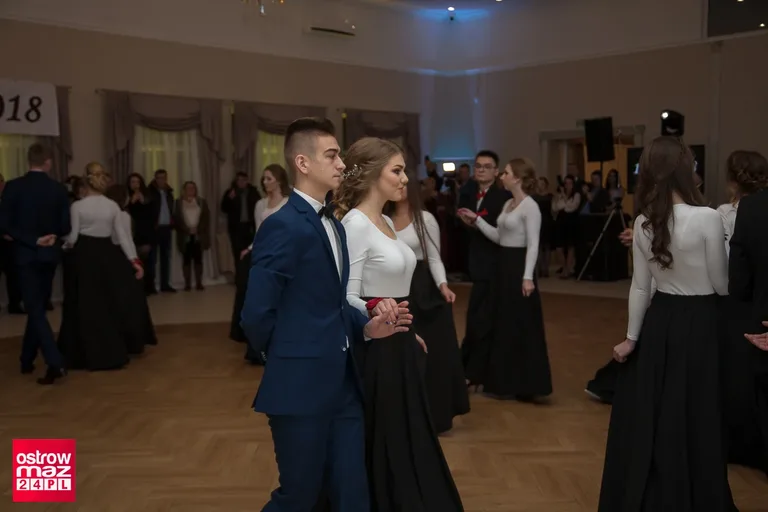Studniówka Ekonomika 2018 (zdjęcia, wideo)