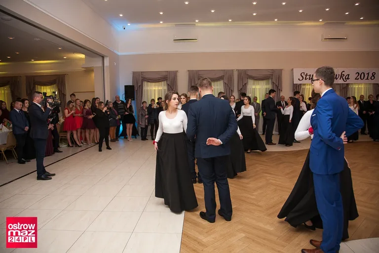 Studniówka Ekonomika 2018 (zdjęcia, wideo)
