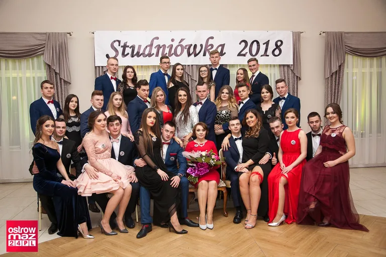 Studniówka Ekonomika 2018 (zdjęcia, wideo)