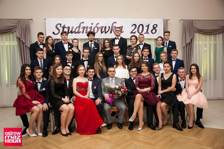 Studniówka Ekonomika 2018 (zdjęcia, wideo)