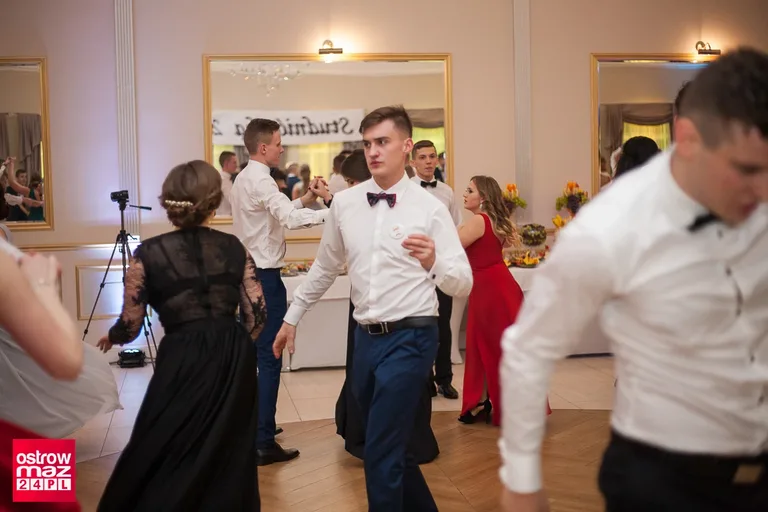 Studniówka Ekonomika 2018 (zdjęcia, wideo)