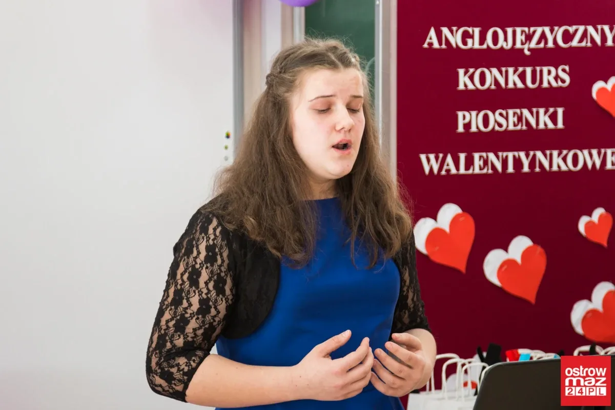 Anglojęzyczny konkurs piosenki walentynkowej (zdjęcia, wideo)