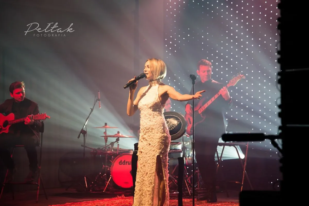 Magiczny wieczór z muzyką. Anna Wyszkoni w Ostrowi Mazowieckiej (zdjęcia, wideo)