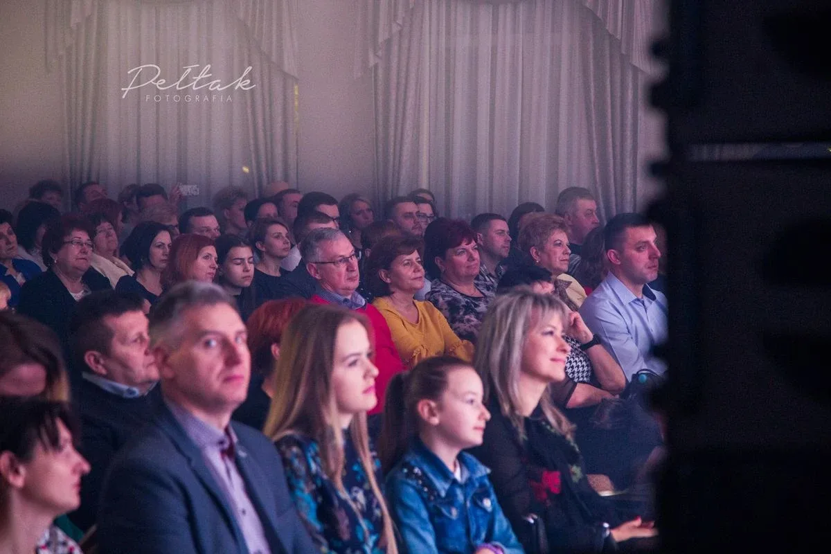 Magiczny wieczór z muzyką. Anna Wyszkoni w Ostrowi Mazowieckiej (zdjęcia, wideo)