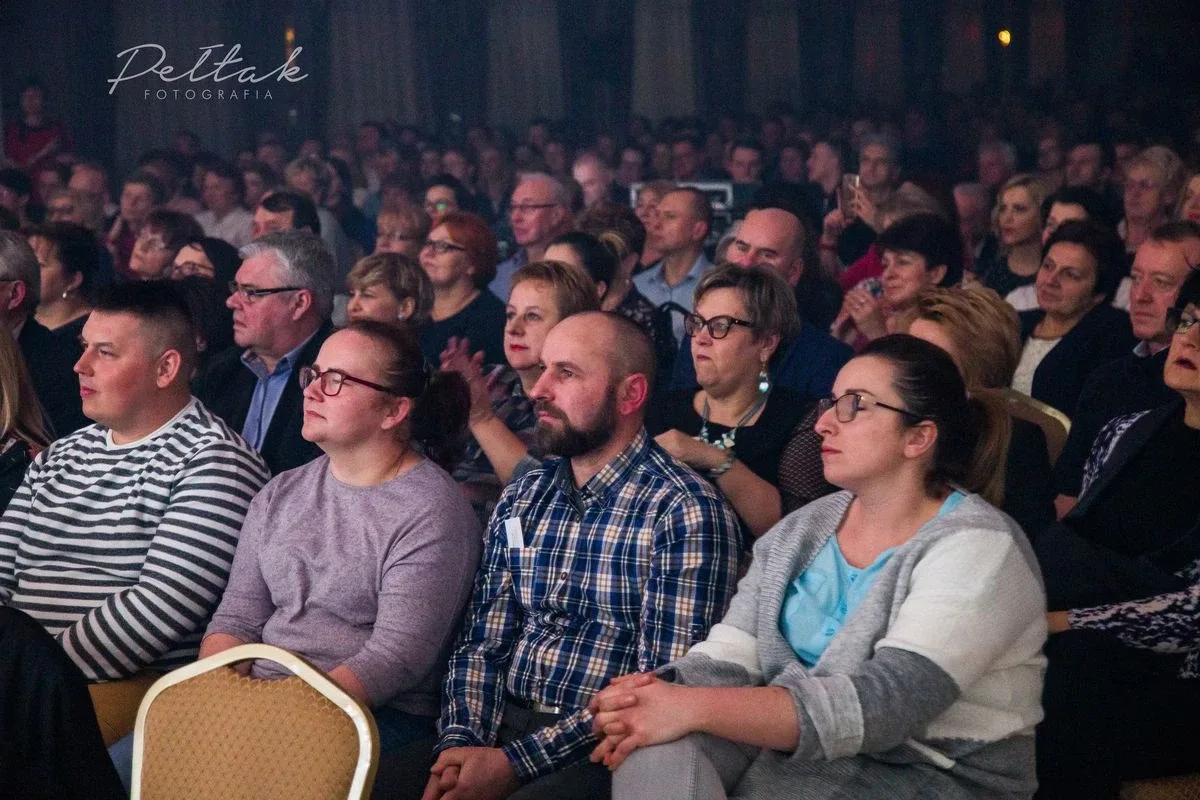 Magiczny wieczór z muzyką. Anna Wyszkoni w Ostrowi Mazowieckiej (zdjęcia, wideo)