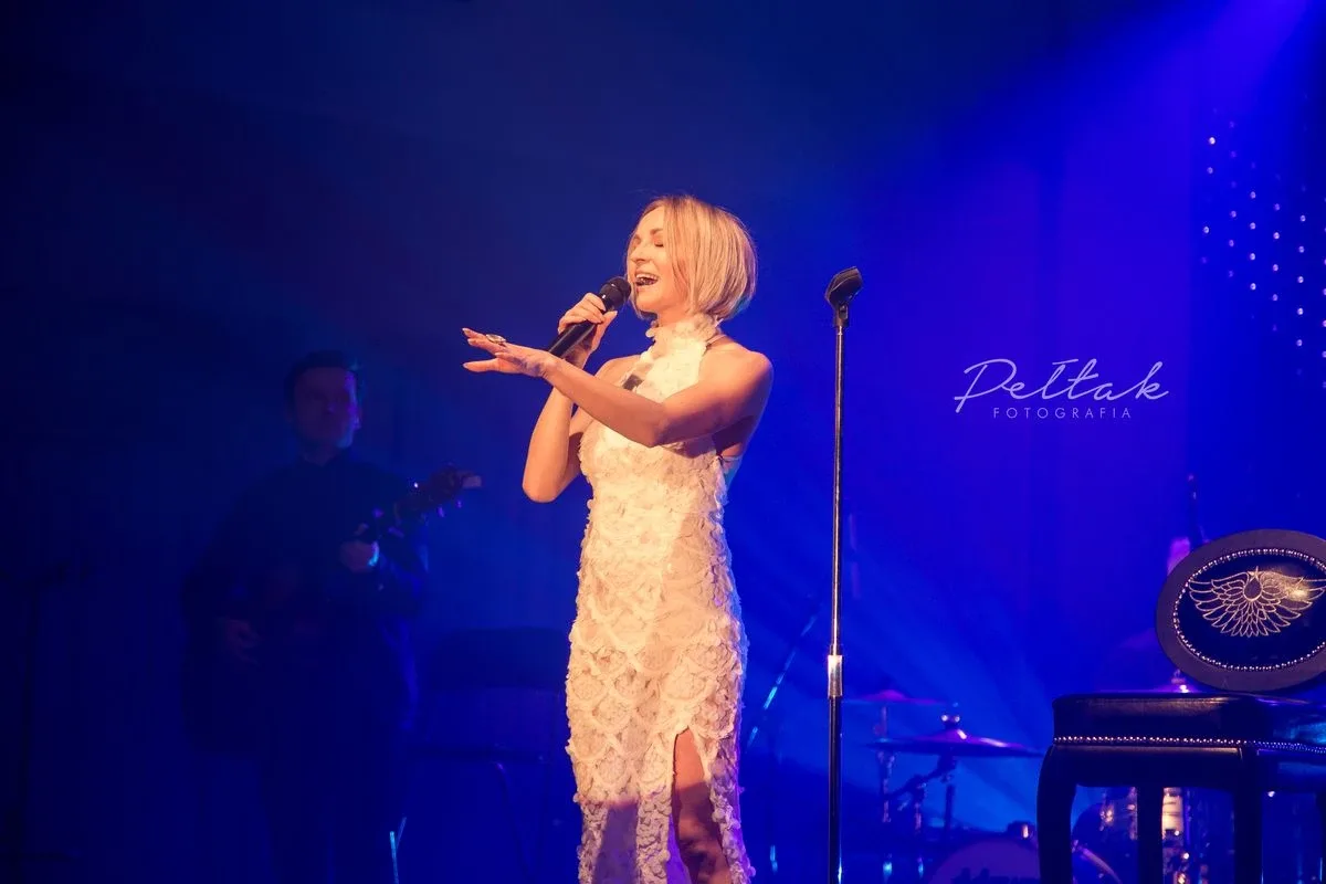 Magiczny wieczór z muzyką. Anna Wyszkoni w Ostrowi Mazowieckiej (zdjęcia, wideo)